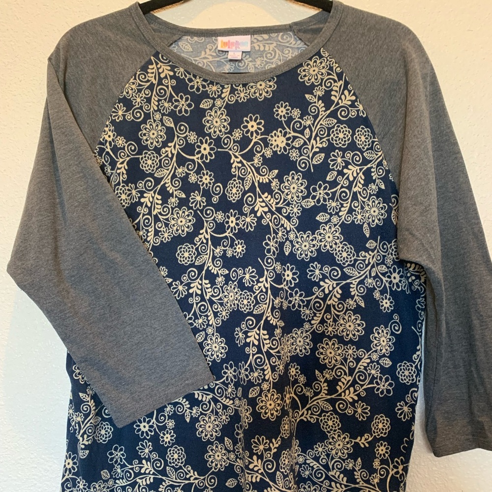 LuLaRoe Randy Tee - Picture 1 of 3